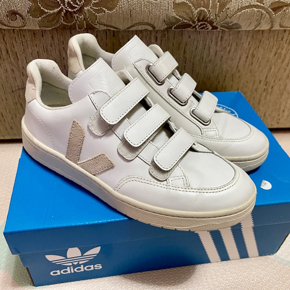 Veja Recife Low-Top women’s Sneakers size 7